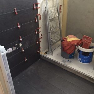 Pose carrelage avec calle Raimondi renovation carrelage toulouse bac a douche