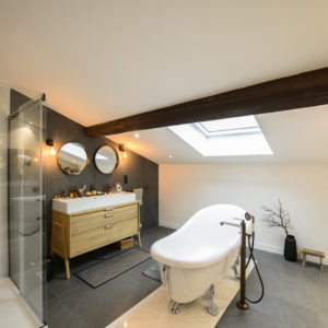 salle de bain rénovation gratentour carrelage décoration architecte balma haut de gamme grand format