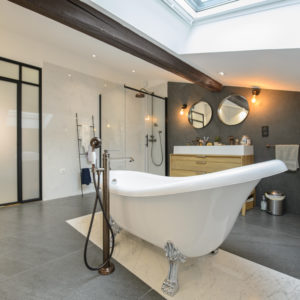 salle de bain rénovation gratentour carrelage décoration architecte balma haut de gamme grand format