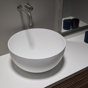 meuble original décoration architecte toulouse bois massif noyer frêne corian salle de bain douche LMCS carrelage archi