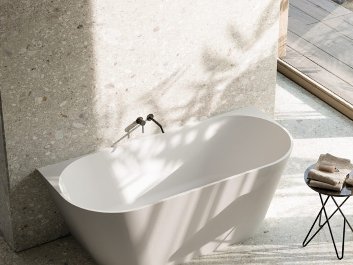 baignoire ilot toulouse corian décoration architecte blanc angle gain de place balma sanitaire douche