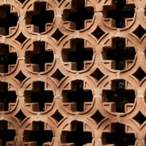 Croce decoration terre cuite creation architecte cotto brique terracotta italien haut de gamme decors motif relief