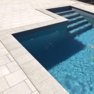 CONSOLARE_BIANCO_25X33,3_ROUNDED EDGE STEP 30 MM_GRIGIO decoration pierre italie pietra terre cuite balma toulouse architecte